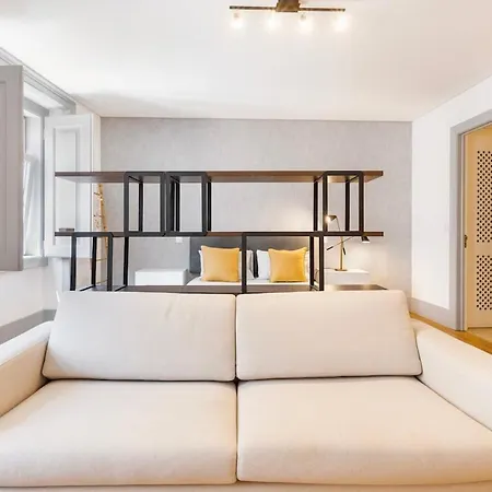 Colosseum Building - Gamma Apartment *